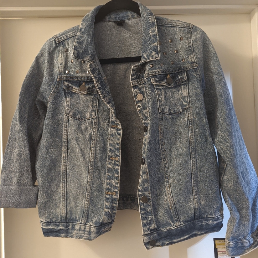 Girls denim jacket with stud shoulder detail, XL 14/16